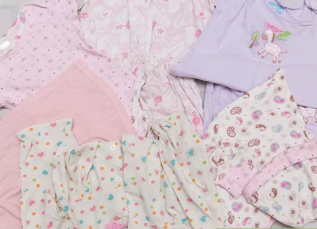 Chọn quần áo ngủ phù hợp với nhiệt độ thời tiết cho bé
