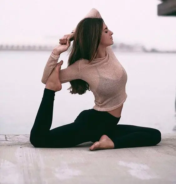 trang phục tập yoga nhiều lớp
