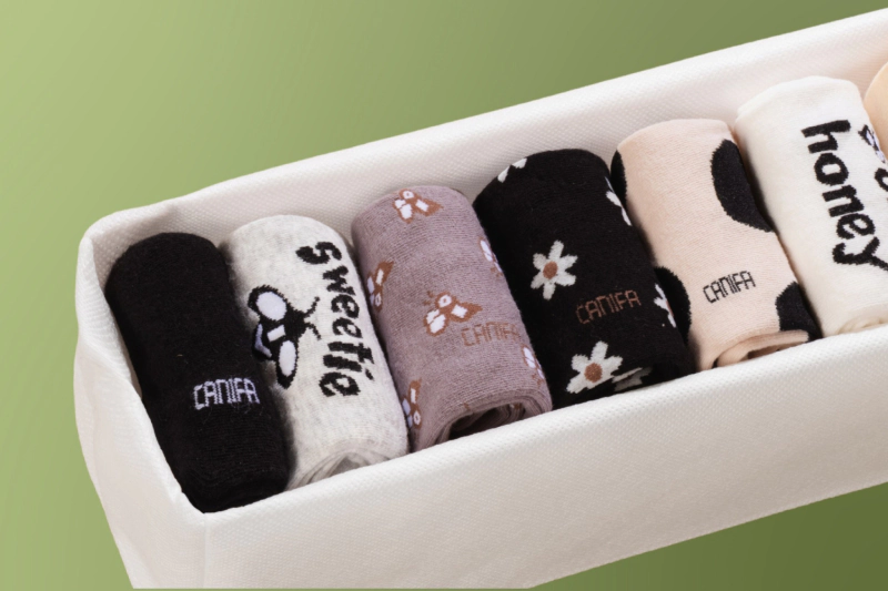 chất liệu tất nữ canifa