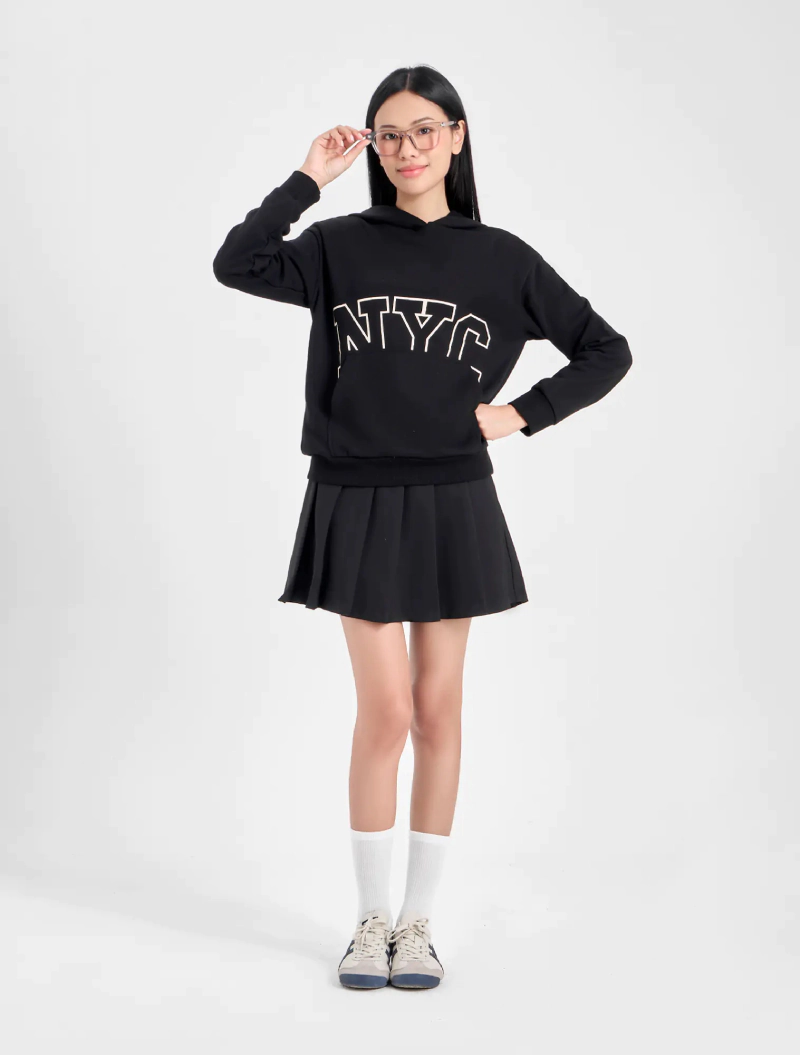 hoodie nữ phối chân váy tennis