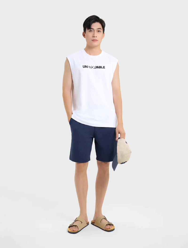 Phối áo polo nam dạo phố với quần short