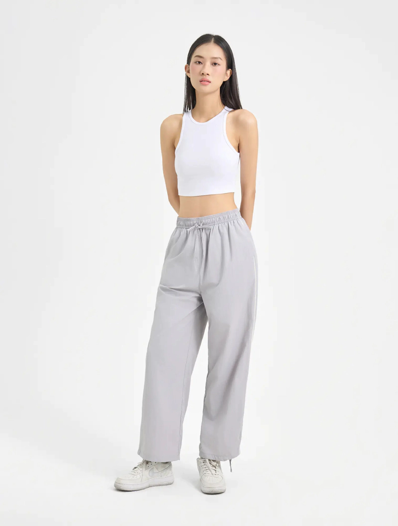 phối áo body với quần thể thao jogger