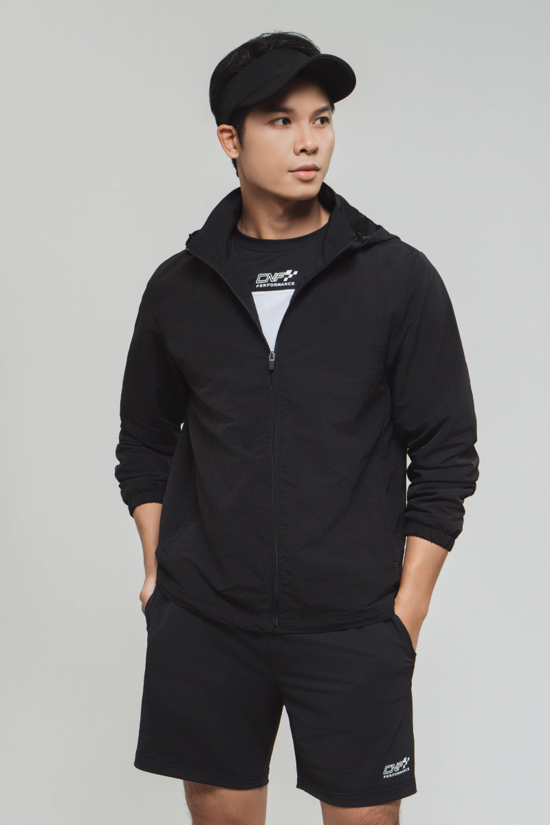 phối áo gió với áo active và quần short