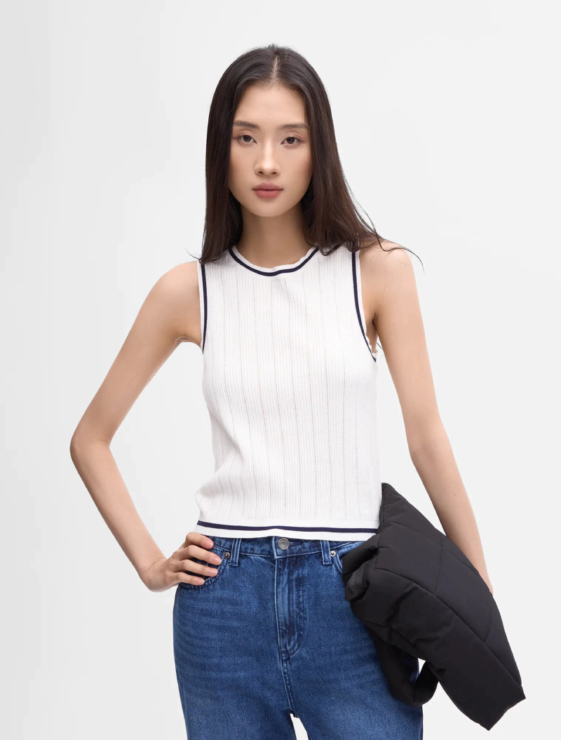 phối áo len gile nữ với quần jean