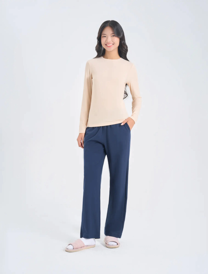 phối áo ôm body với quần mặc nhà