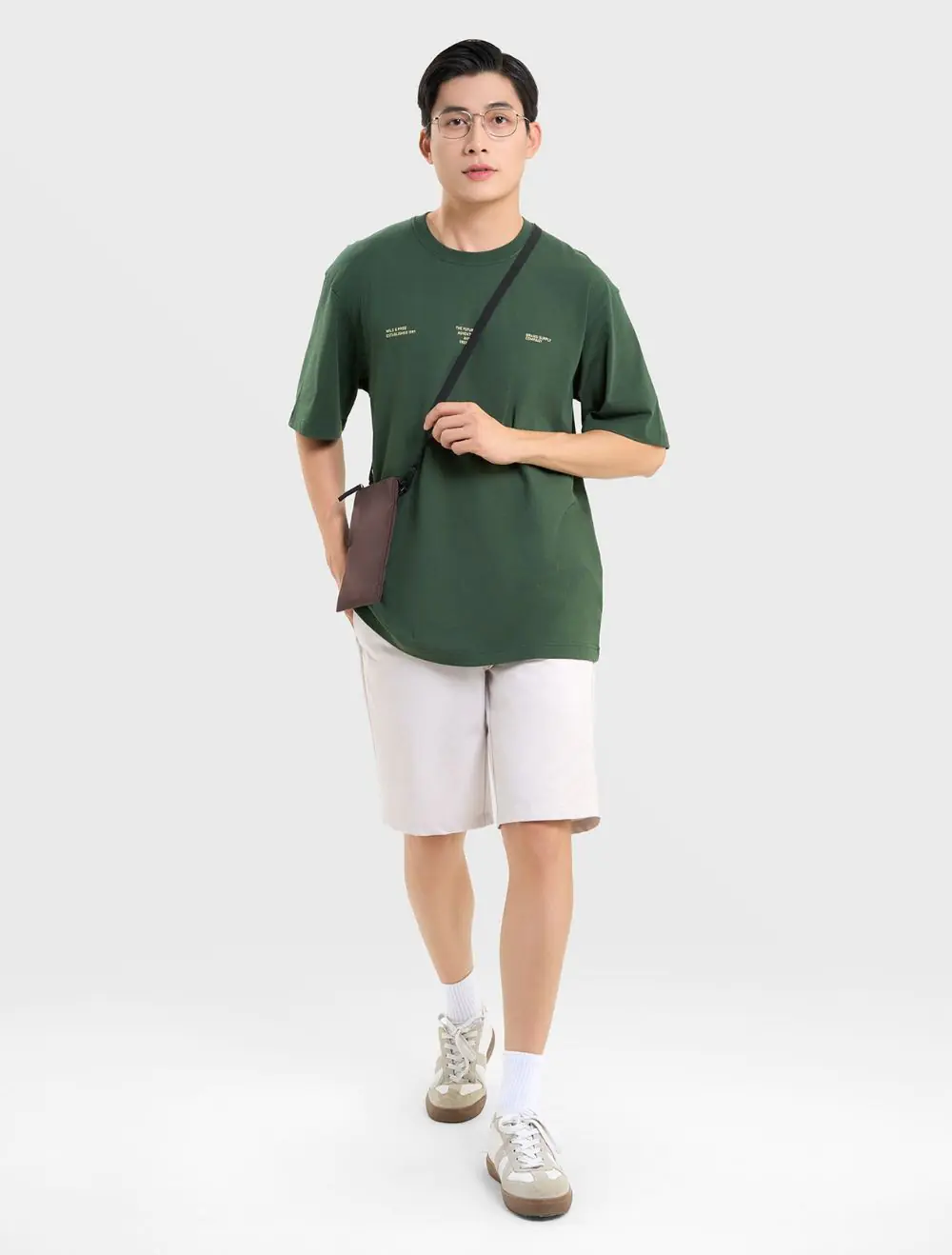 phối áo thun với quần short nam