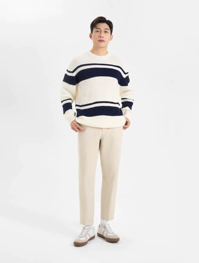 phối quần kaki với áo len nam