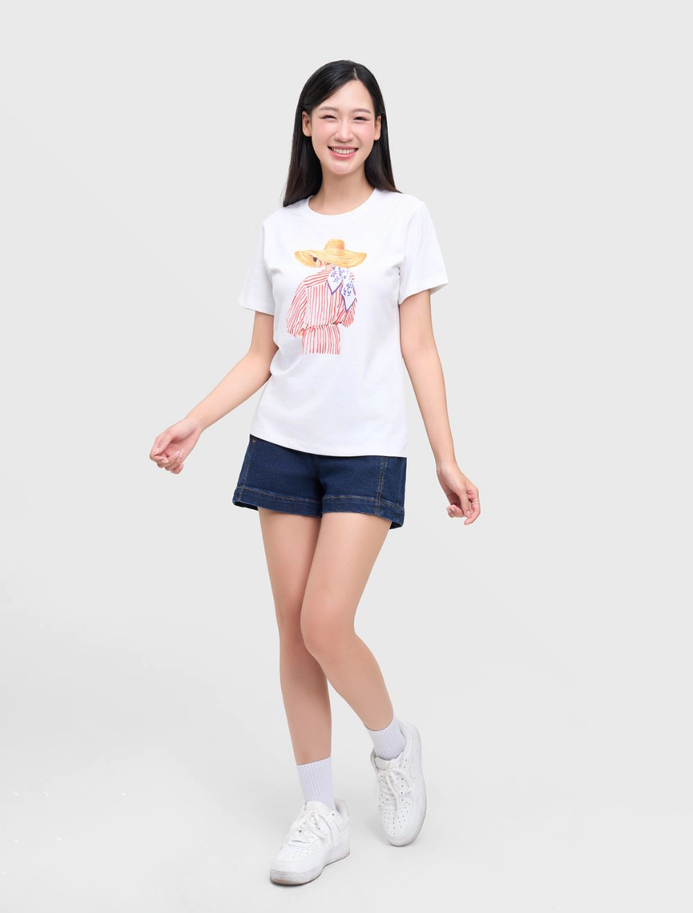 quần short nữ và áo phông