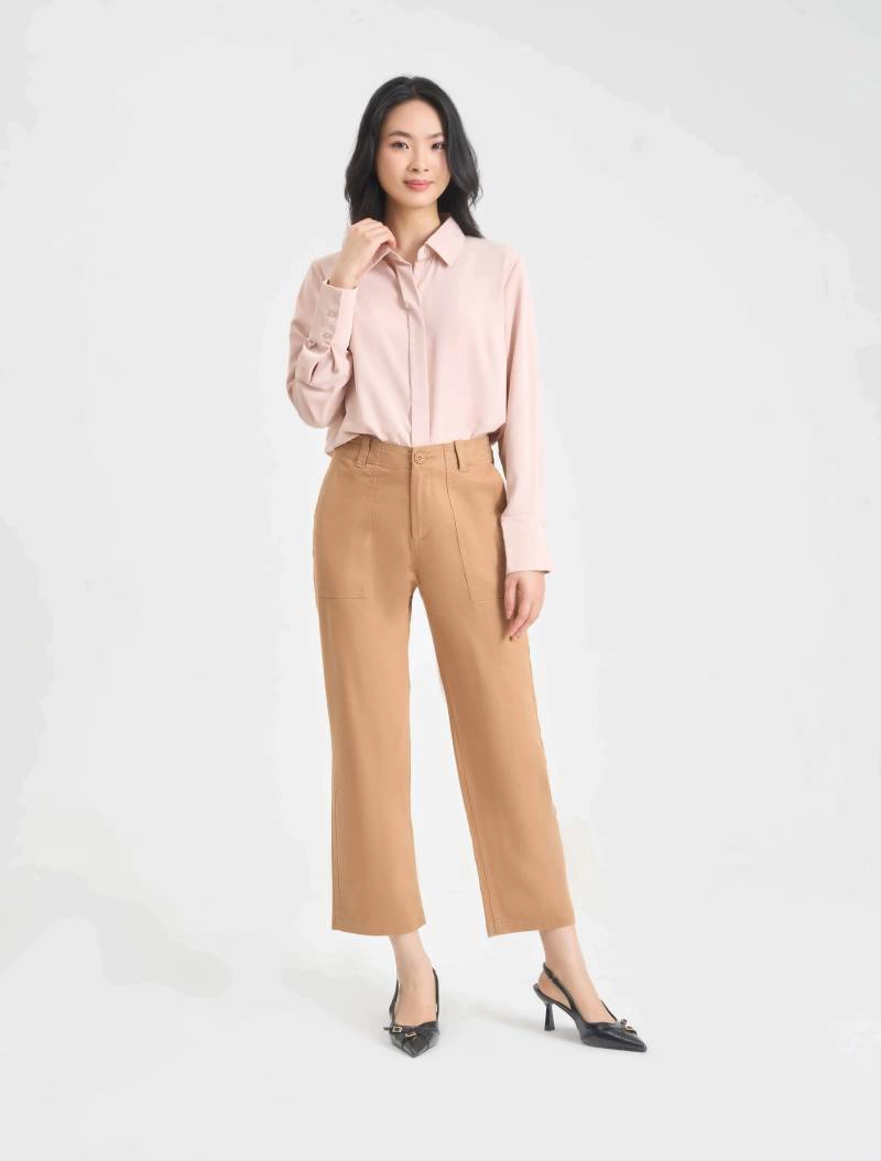 phối sơ mi nữ với quần kaki